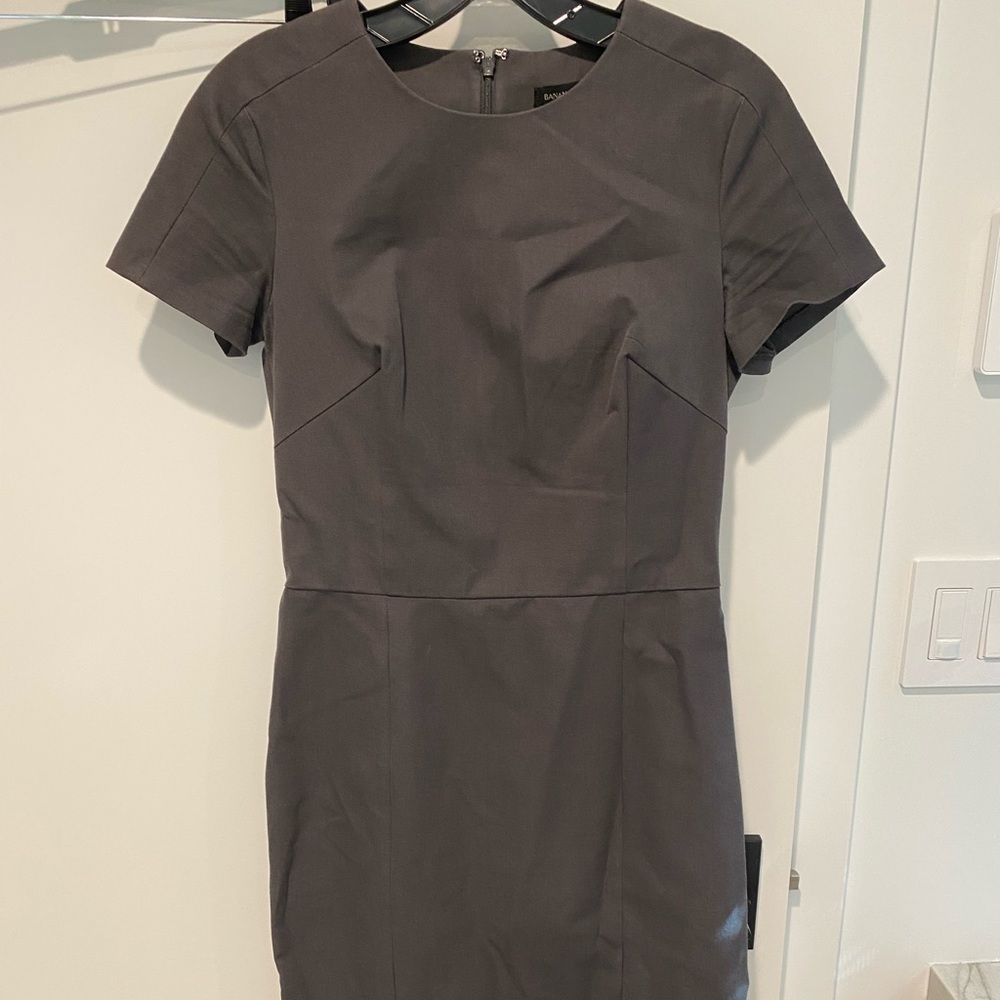 Banana republic knee length gray dress